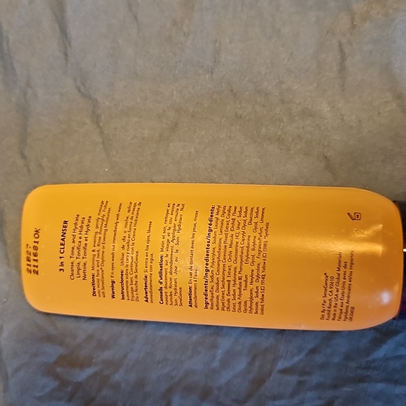3 in 1 Face Cleanser- Dry Skin - Picture 3 of 4